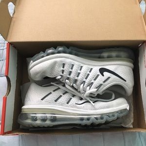 WHITE NIKE AIR